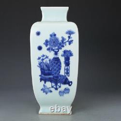 10.4 Chinese Porcelain qing dynasty qianlong mark Blue white flower Square Vase
