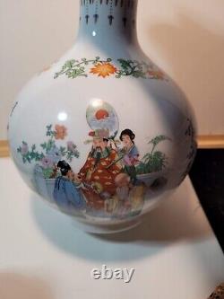 11.40 Good Chinese Famille Rose Porcelain Flowers and Plants Gall-bladder Vases