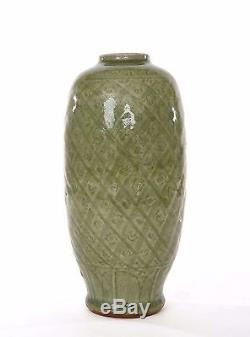 16th Century Chinese Longquan Celadon Glaze Incised Porcelain Vase