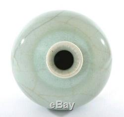 1900's Chinese Gu Guan Ge Type Celadon Crackle Glaze Porcelain Bottle Vase