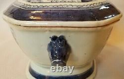 19th Century Chinese Export Porcelain Blue Canton Soup Tureen Make-Do Finial