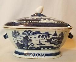 19th Century Chinese Export Porcelain Blue Canton Soup Tureen Make-Do Finial