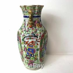 19th Century Chinese Porcelain Rose Mandarin Flower Vase With Ribbed Body