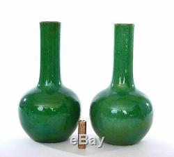 2 Early 20C Chinese Crackle Apple Green Monochrome Porcelain Vase Chocolate Rim