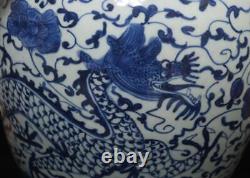 29CM Antique Chinese Blue & White Porcelain Lid Pot with dragon