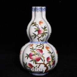 6.1 Chinese Porcelain Qing dynasty qianlong mark famille rose peach gourd Vase
