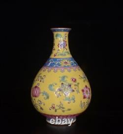 6.6 Antique Qing Dynasty porcelain Qianlong Enamel Floral pattern a pair bottle