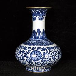 7.7 Antique qing dynasty Porcelain qianlong mark Blue white flowers plants vase