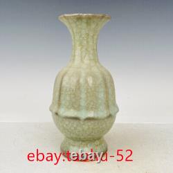 8.8Rare Chinese antique porcelain Official porcelain Borneol vase