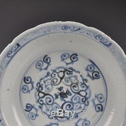 A 16Th Century Chinese Blue & White Porcelain Ming Dynasty Floral Charger
