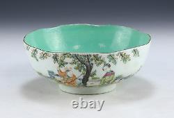A Chinese Antique Famille Rose Porcelain Bowl