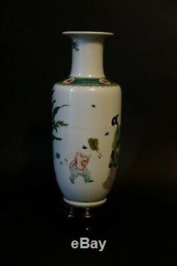 A Chinese Famille Verte Porcelain Vase, 19th Century