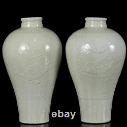 A Pair Chinese White glaze Porcelain Carved Exquisite Dragon Pattern Vase 19844