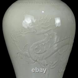 A Pair Chinese White glaze Porcelain Carved Exquisite Dragon Pattern Vase 19844