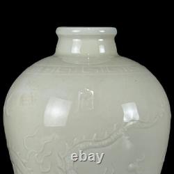 A Pair Chinese White glaze Porcelain Carved Exquisite Dragon Pattern Vase 19844