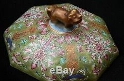 A good quality Chinese antique porcelain lidded box, 19th century