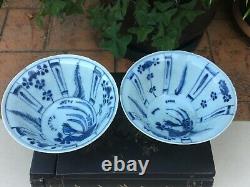 A pair of antique Chinese Ming dynasty Kraak bowls, 16 or 17th century