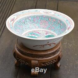 A very big Chinese Famille Rose Porcelain basin handwash from Mid Qing Dynasty
