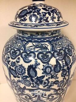 Antique 20 Large Chinese Blue and White Porcelain Jar Vase Lidded