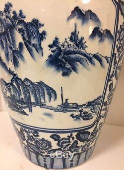 Antique 20 Large Chinese Blue and White Porcelain Jar Vase Lidded