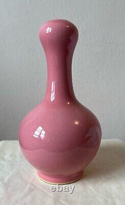 Antique Chinese Fine Onion Head Porcelain Vase. Qing Kangxi Mark