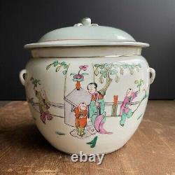 Antique Chinese Porcelain lidded jar late Qing or Republic period #811