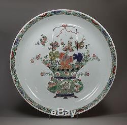 Antique Chinese porcelain famille verte charger, Kangxi (1662-1722)