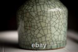 Antique Repd of Chinese Song Guan Dynasty Crackle glaze blue green pottery vase