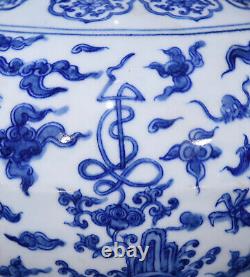 Beautiful Chinese Hand Painting Blue&white Porcelain Dragon Globular Shape Vase