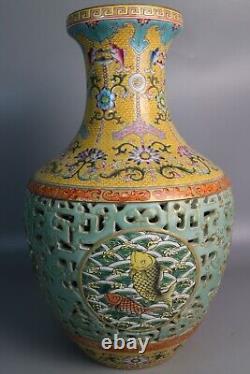 Beautiful Chinese famille rose porcelain vase