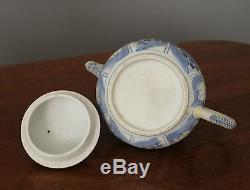 Blue Chrysanthemum Chinese Shipwreck Porcelain Tea Pot and Cover Kangxi c1660