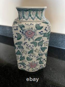 Chinese 19 c Porcelain brush pot Jardiniere BRUSH POT URN JAR