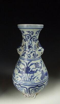 Chinese Antique B&W Porcelain Vase with Mandarin duck Pattern