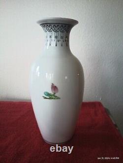 Chinese Antique Qianlong Mark Porcelain Hand painted Famille Rose Vase