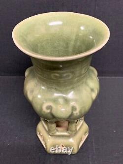 Chinese Art Crackled Porcelain Celadon Vase