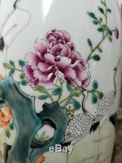 Chinese Colorful Figures Rose Famille Porcelain Vase