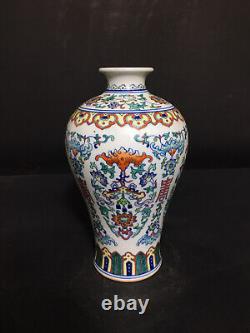 Chinese Doucai Porcelain Handmade Exquisite Pattern Vase 18079