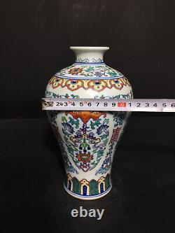 Chinese Doucai Porcelain Handmade Exquisite Pattern Vase 18079