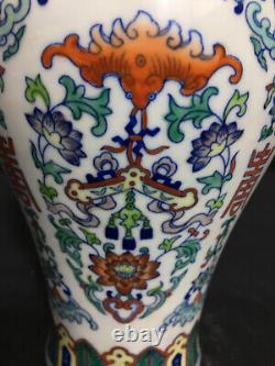 Chinese Doucai Porcelain Handmade Exquisite Pattern Vase 18079