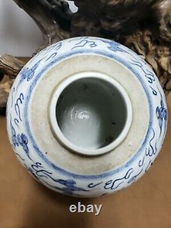 Chinese Old Blue and White Porcelain Ginger Jar (Dragon&Phoenix)