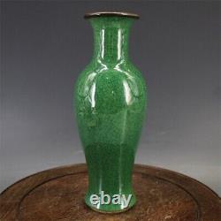 Chinese Old Porcelain Grass Green Crackle Glaze Vase