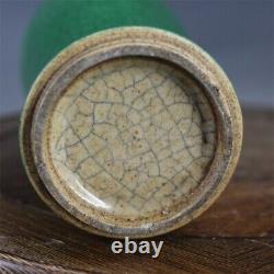 Chinese Old Porcelain Grass Green Crackle Glaze Vase