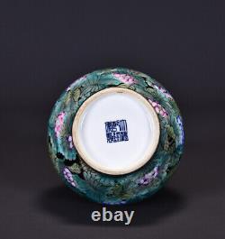 Chinese Pastel Porcelain Gilded HandPainted Exquisite Lotus Vase 21957