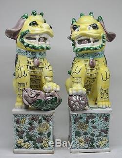 Chinese Porcelain Hand Painted Foo Dog Figurine Large 10.5 Inches Tall