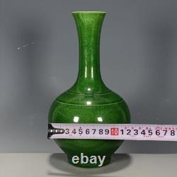 Chinese Porcelain Qing Dynasty Kangxi Green Glaze Long Necked Vase 9.44 Inch