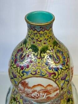Chinese antique porcelain Vase. Qing Qianlong Mark. 14 1/4 inches