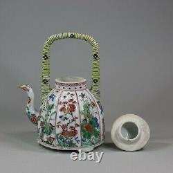 Chinese famille-verte moulded wine pot and cover, Kangxi (1662-1722)