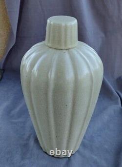 Chinese melon bottle with lid
