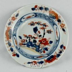 Chinese porcelain deep plate Imari decoration depicting flowers, Kangxi Period