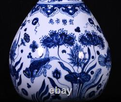 Collectable Art Chinese Handmade Blue White Porcelain Fish YuHuChun Vase